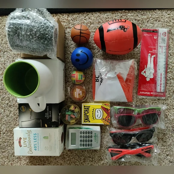 Fun Assorted Game/Gift Bundle - Picture 9 of 16